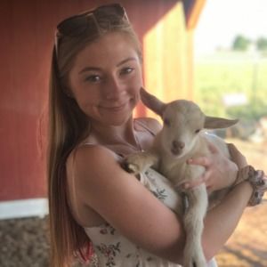 Meet your Posher, Makayla